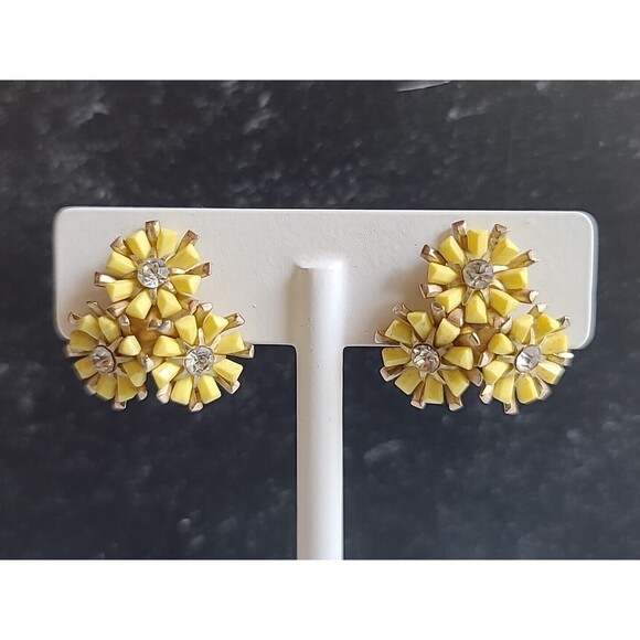 Coro Yellow Flower Screwback Earrings Vintage - Picture 3 of 10